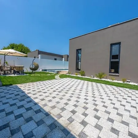 Eosa Homes 3 - فيلة *